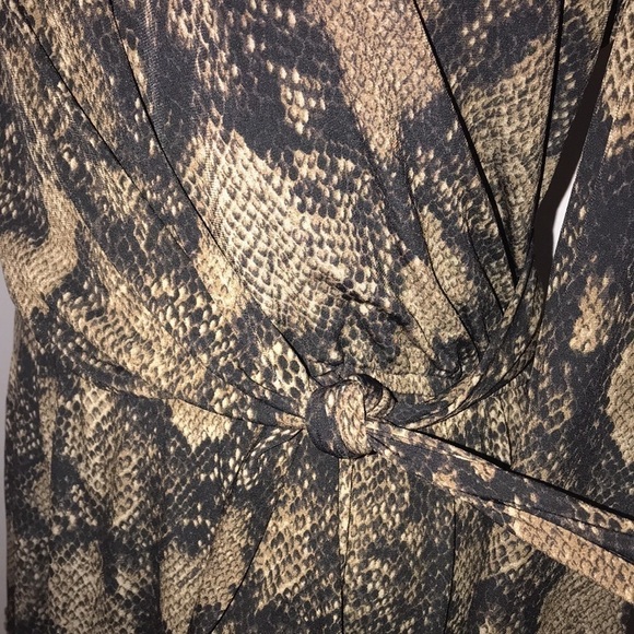 Tahari Snakeskin Print Faux Wrap Dress Size 6 - Picture 2 of 7